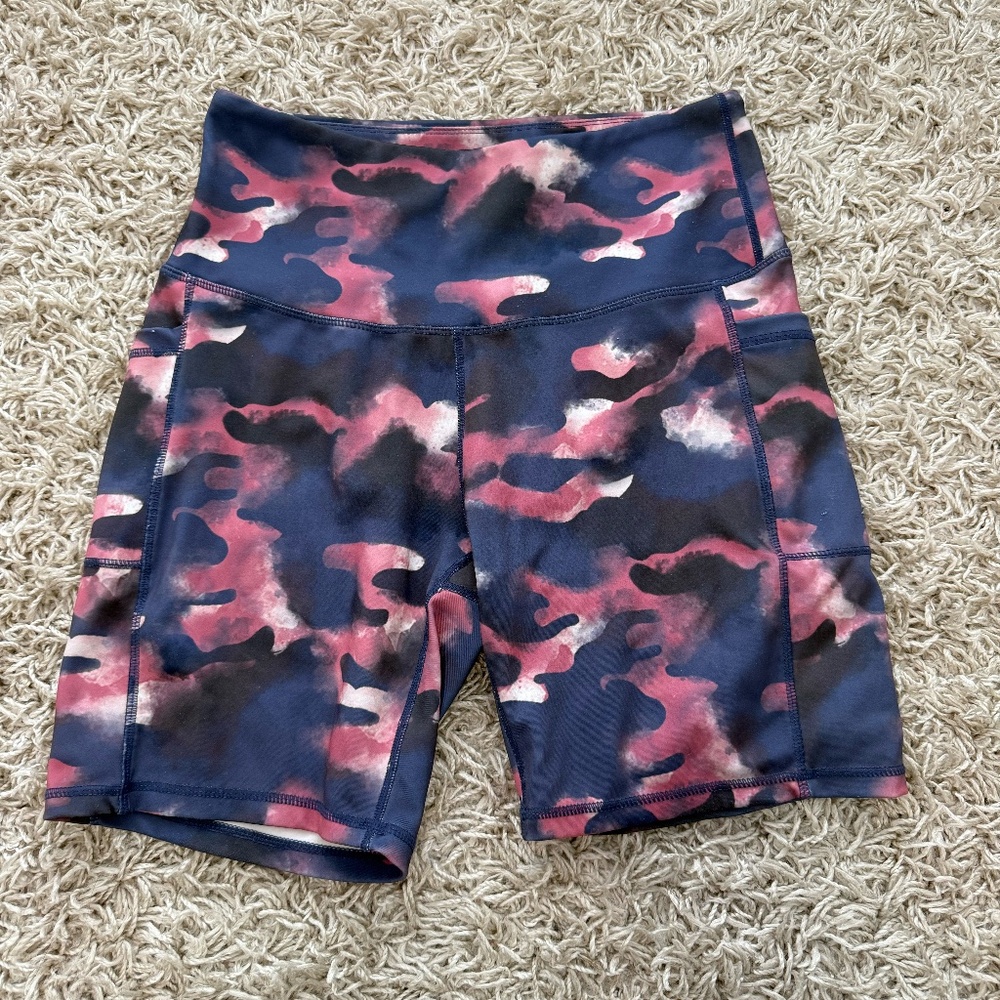 Womens pink and blue camo biker shorts size large
